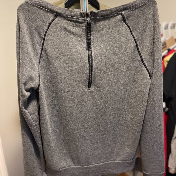 ONLY back zip sweater - Picture 3 of 4